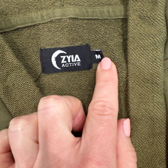 Zyia Active Olive Green Yoga Shawl - Picture 3 of 5